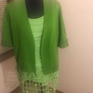 Beautiful 89th & Madison twin set. Size is XL but it fits like a L.